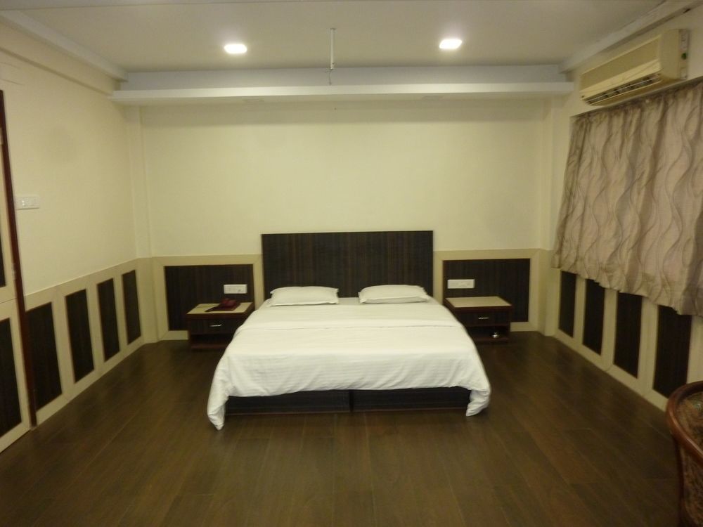 Hotel City Point Dadar Mumbai Exterior foto