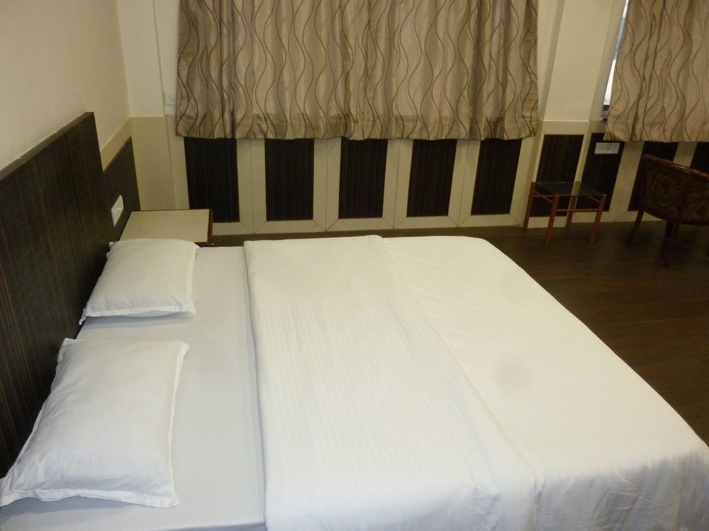 Hotel City Point Dadar Mumbai Exterior foto