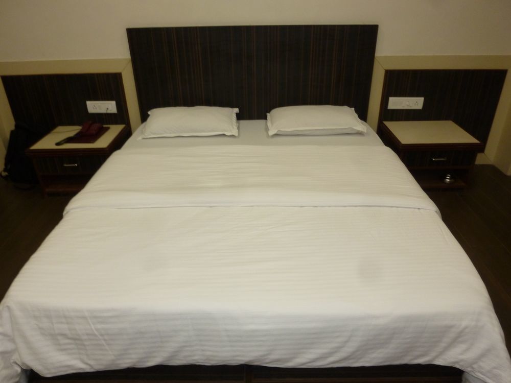 Hotel City Point Dadar Mumbai Exterior foto