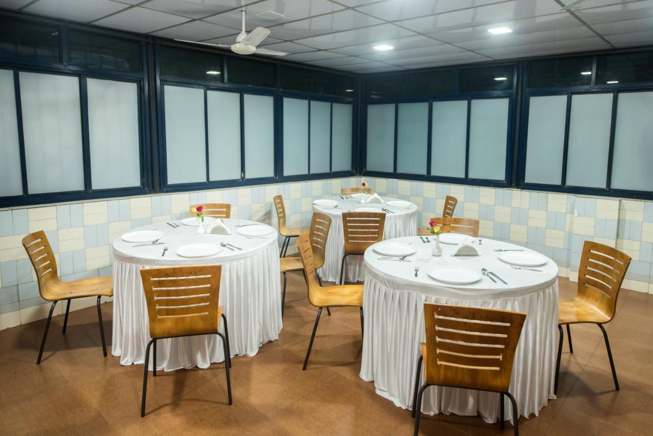 Hotel City Point Dadar Mumbai Exterior foto